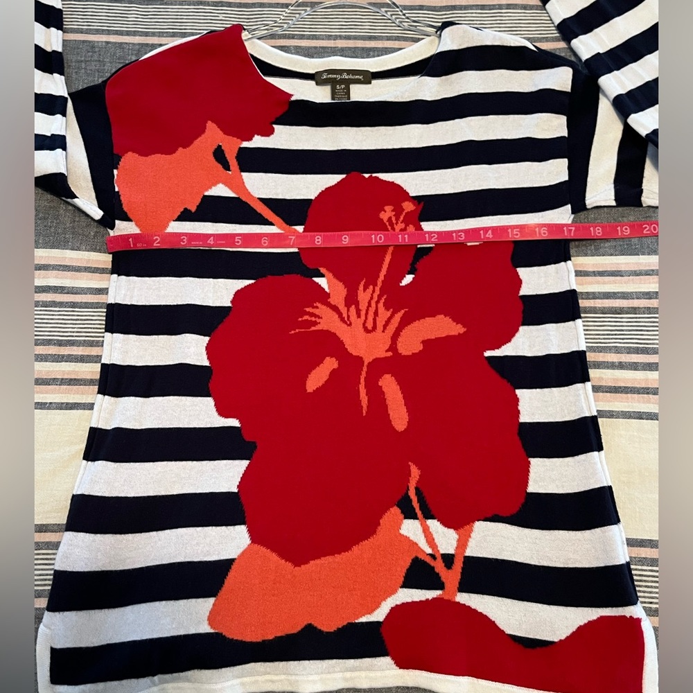 TOMMY BAHAMA 🌴  | Small | SOFT Sweater! - Picture 7 of 12
